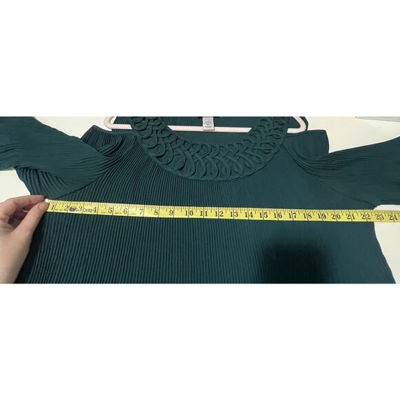 Catherine’s Woman’s Plus Size 1X Cold Shoulder, Stretchy, Emerald Green Blouse - Picture 7 of 8